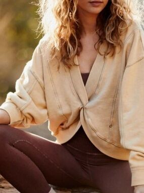 Free People Go for Gold Reversible Twist Sweatshirt • Beige • Sz S